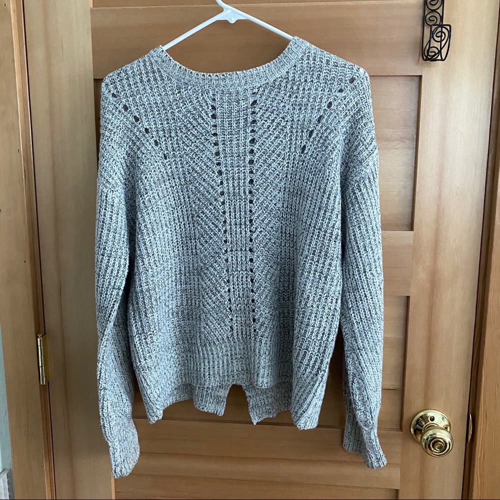 GRAY SWEATER